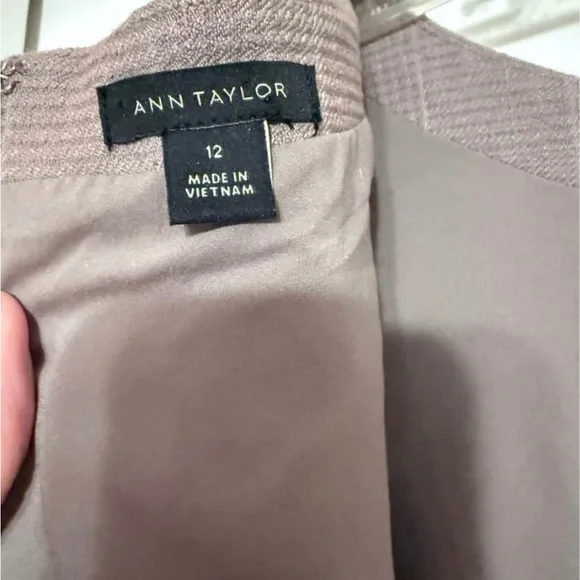 Ann Taylor Taupe Plaid Peplum Dress - Size 12 - Picture 10 of 11